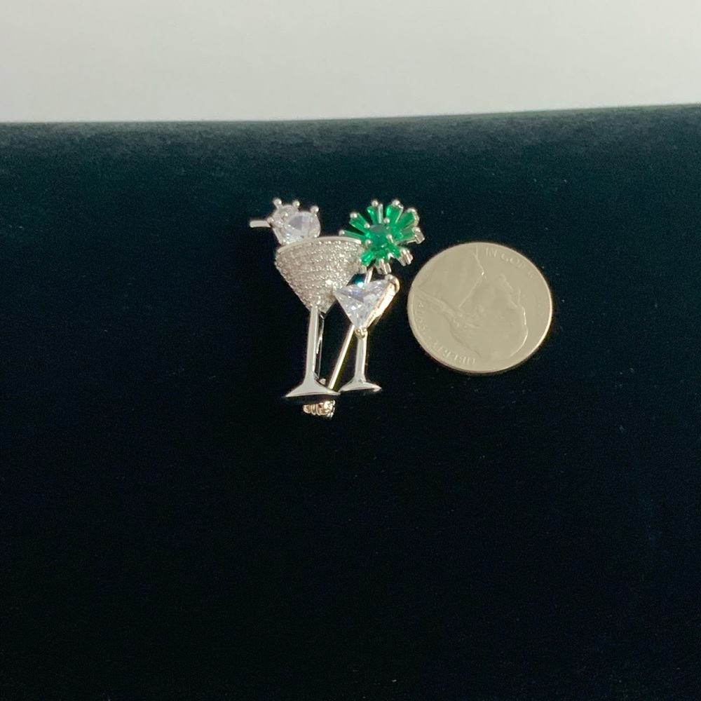 Green Martini Brooch - Picture 8 of 9